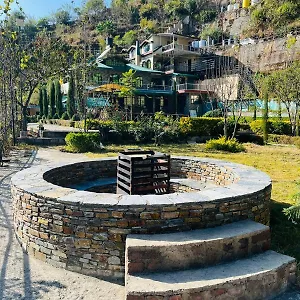 By Highland Monk Farm stay Shimla