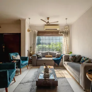 Luxurious 4 Bhk With Mini Movie Theatre In Holiday home Gurgaon